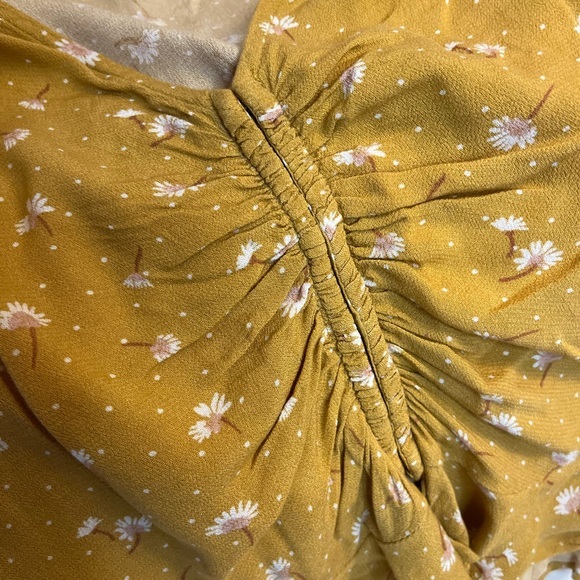 Mustard Yellow Cropped V-Neck Blouse with Peplum Waist - Picture 4 of 8